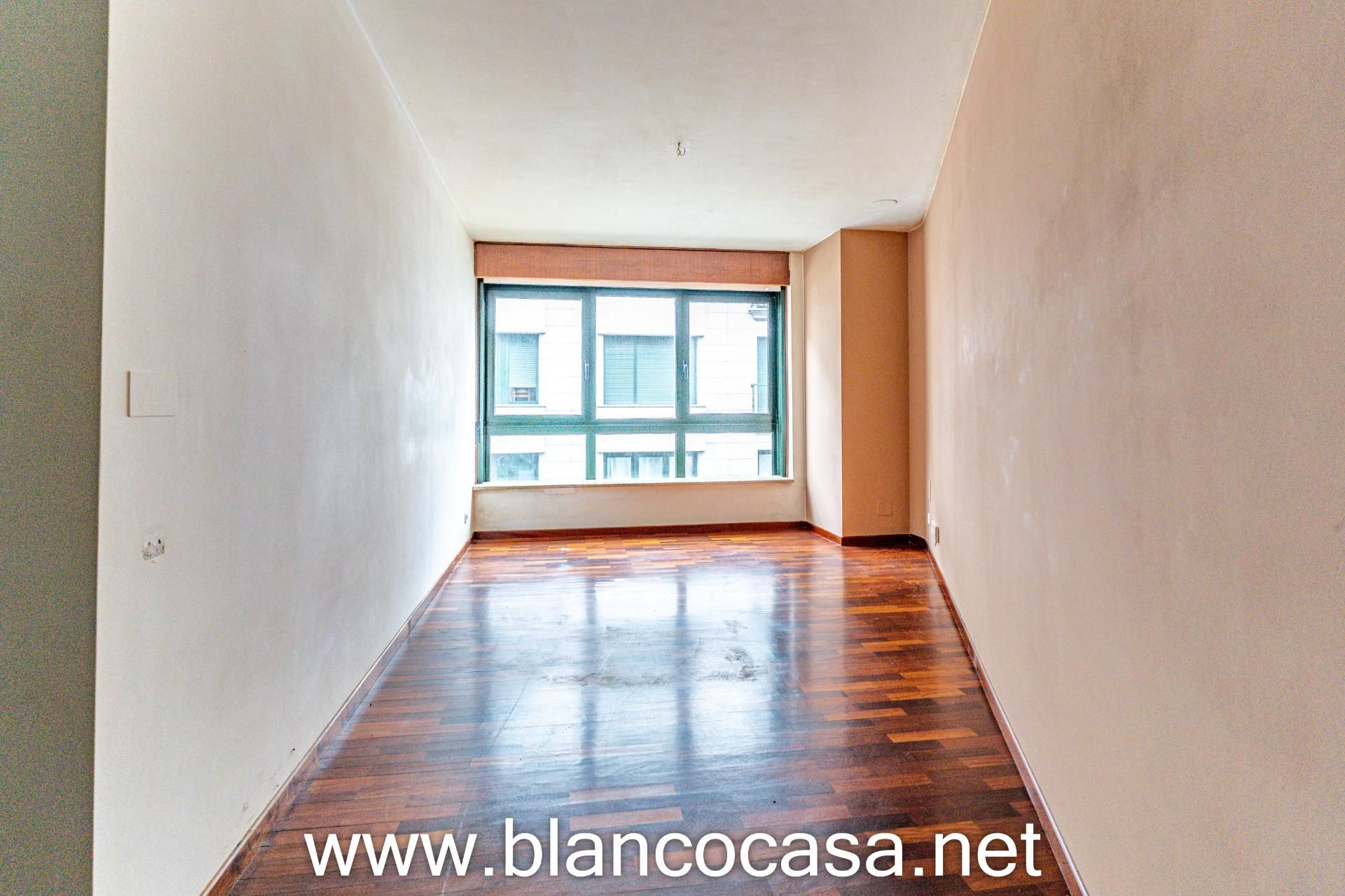 Bedroom of Flat for sale in Carballo