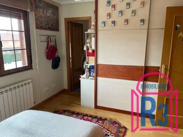 Adossat amb piscina en venda a La Vallina, imagen 18