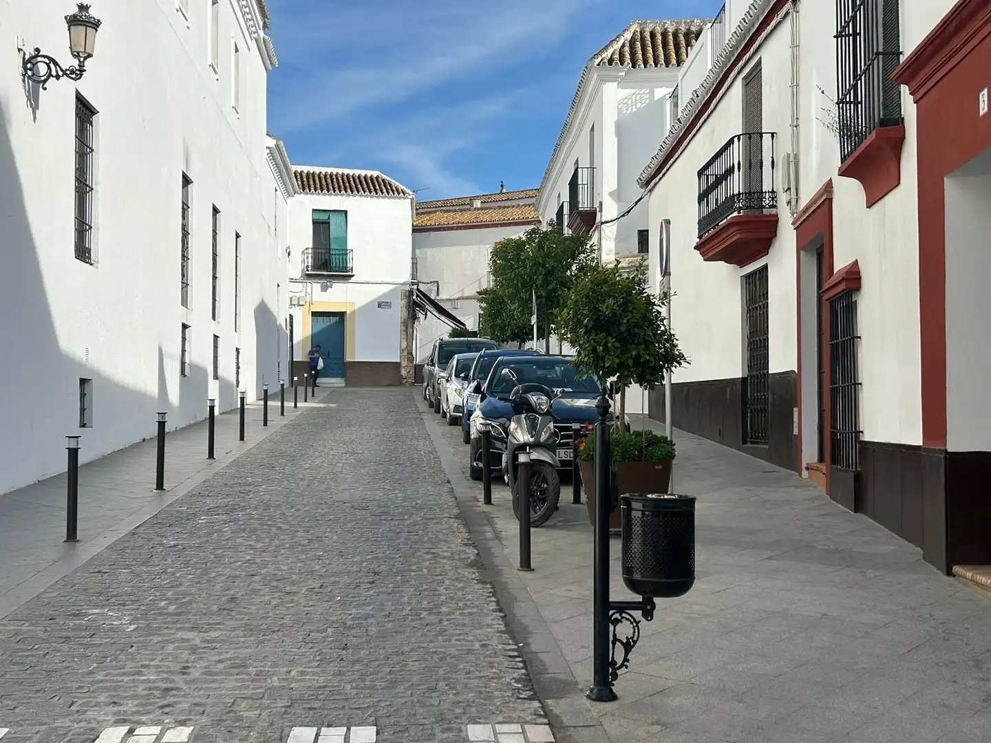 Vista exterior de Edifici en venda en Carmona