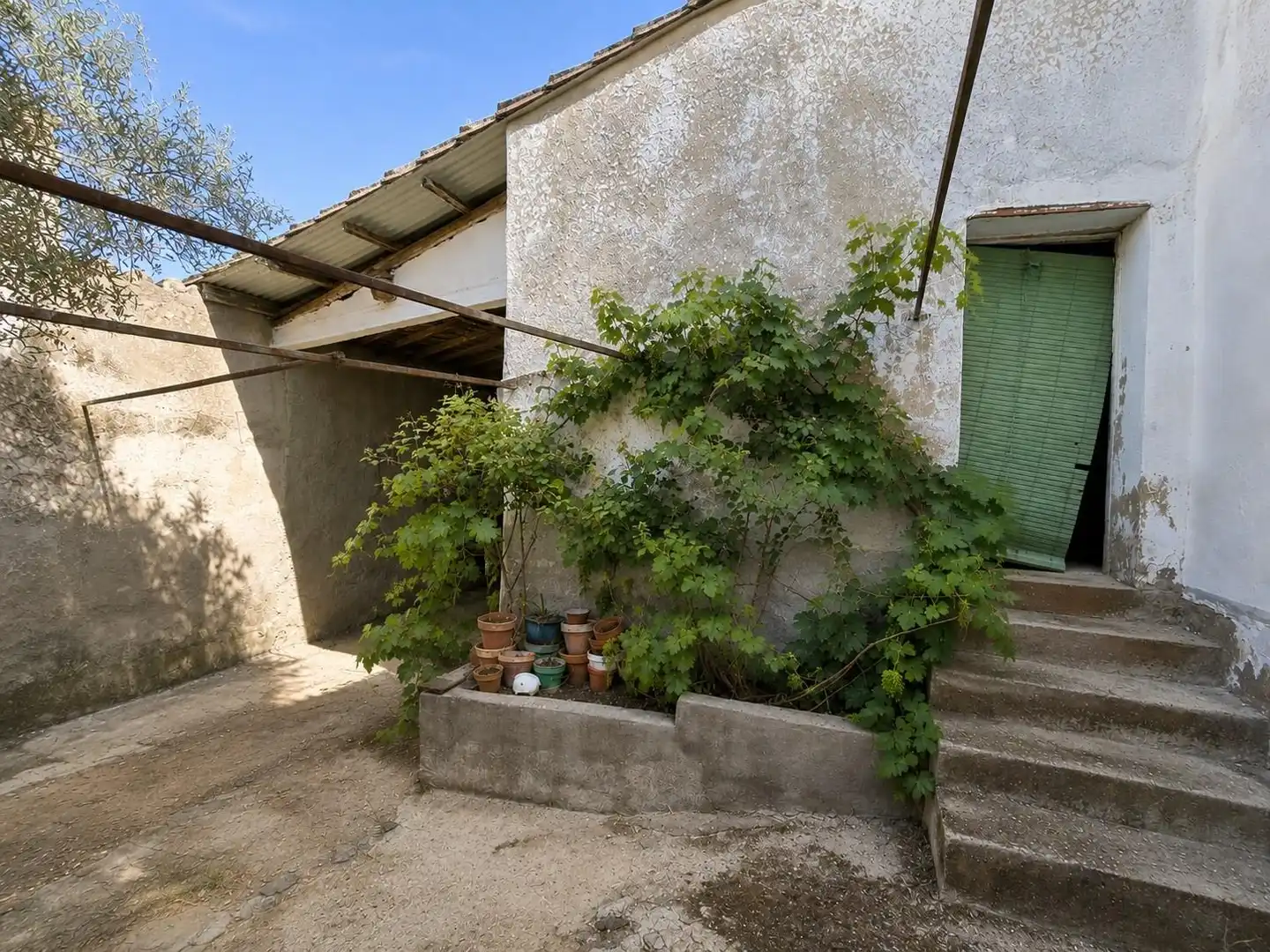 Vista exterior de Casa o chalet en venta en Casas de Millán con Calefacción, Terraza y Trastero