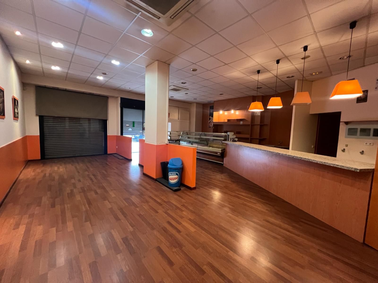 Local en venta en Terrassa con Aire acondicionado, Calefacción y Parquet