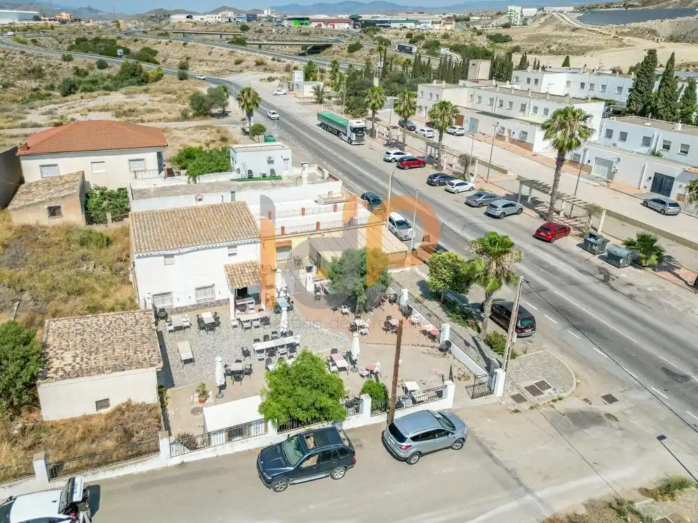 Casa amb terrassa en venda a Arboleas