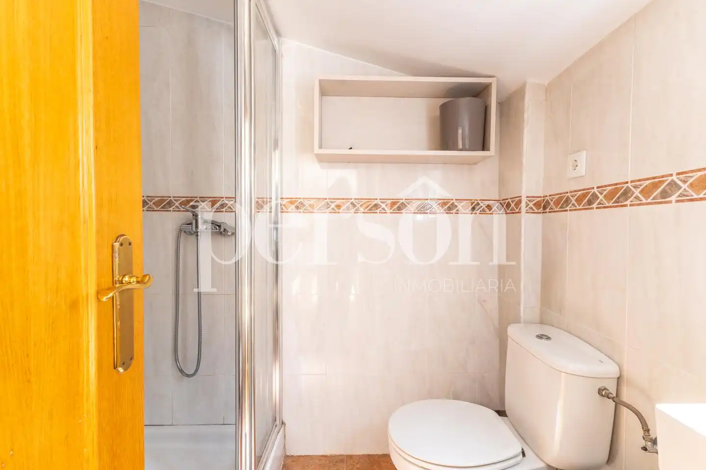 Bathroom of Study for rent in Valencia  with Air Conditioner, Parquet flooring and Terrace