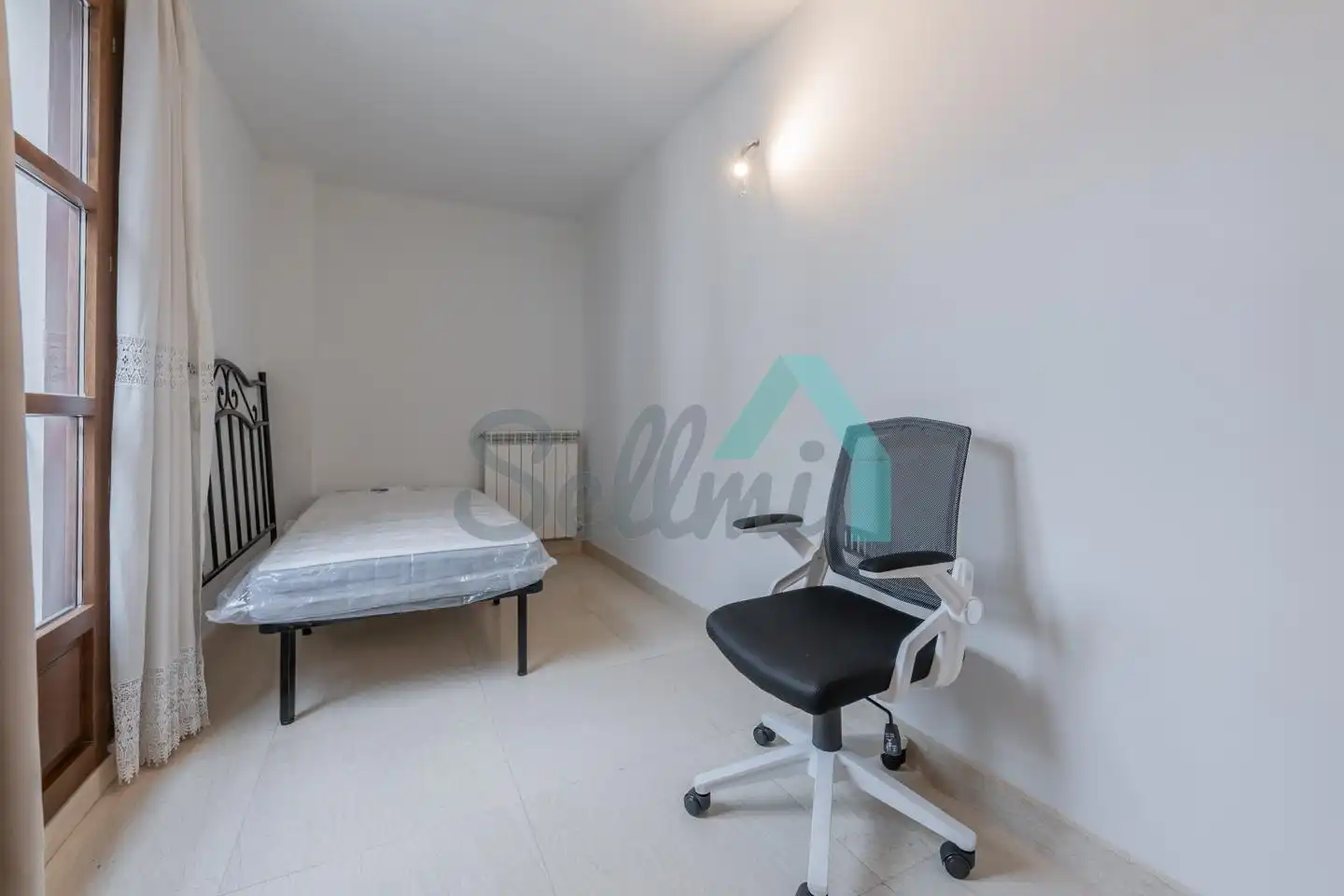Schlafzimmer von Wohnung zur untervermieten in Oviedo  mit Heizung, Parkett und Möbliert