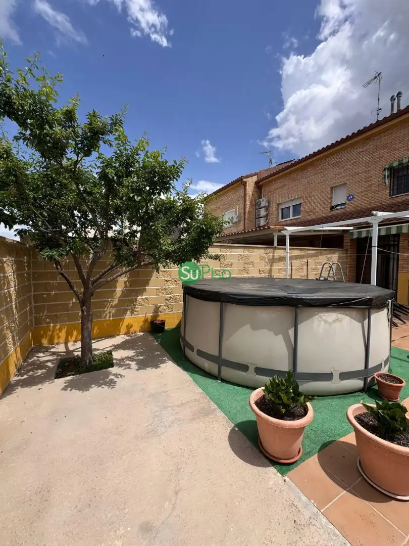 Jardí de Casa adosada en venda en Illescas amb Calefacció, Jardí privat i Piscina