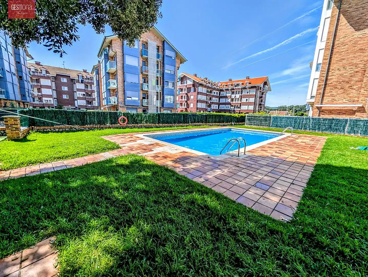 Piscina de Ático en venta en Noja con Calefacción, Terraza y Piscina comunitaria