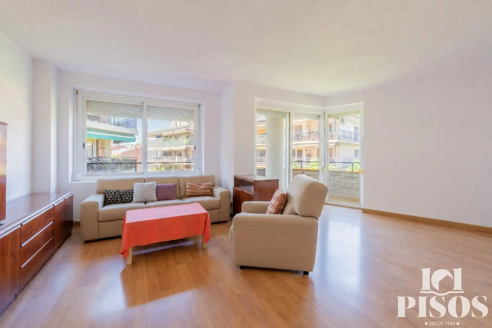 Sala de estar de Piso de alquiler en Sant Cugat del Vallès con Calefacción, Parquet y Terraza