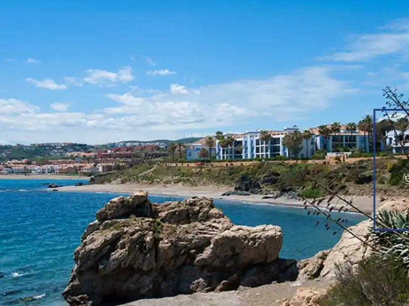 Außenansicht von Wohnung zum Verkauf in Casares mit Klimaanlage, Terrasse und Ofen