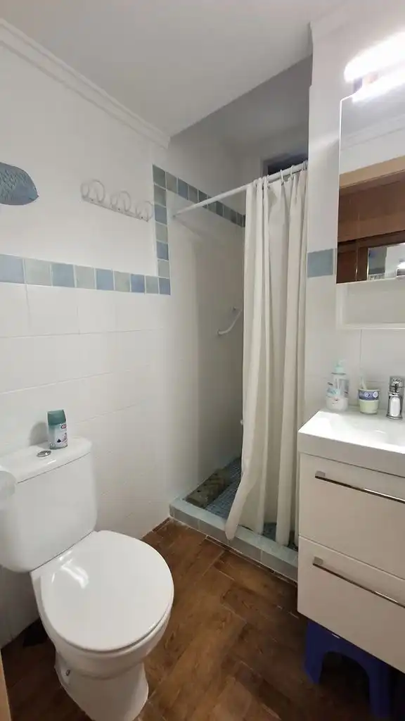 Baño de Planta baja en venta en Dénia con Aire acondicionado, Terraza y Piscina comunitaria