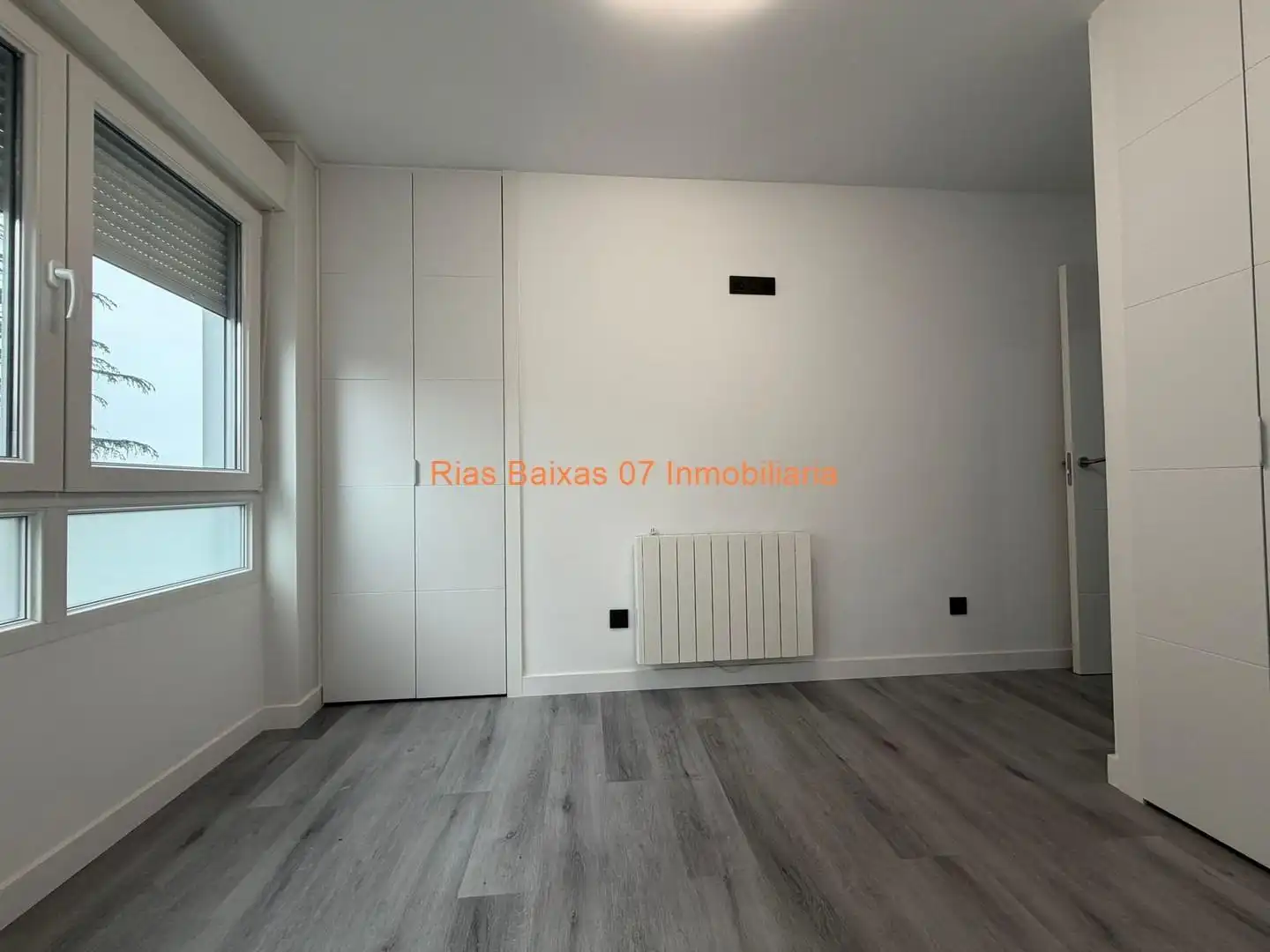 Habitación de Piso en venta en Vigo  con Calefacción, Terraza y Trastero