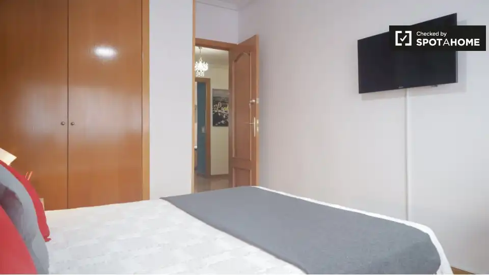 Bedroom of Flat for rent in Madrid  with Air Conditioner, Heating and Furnished