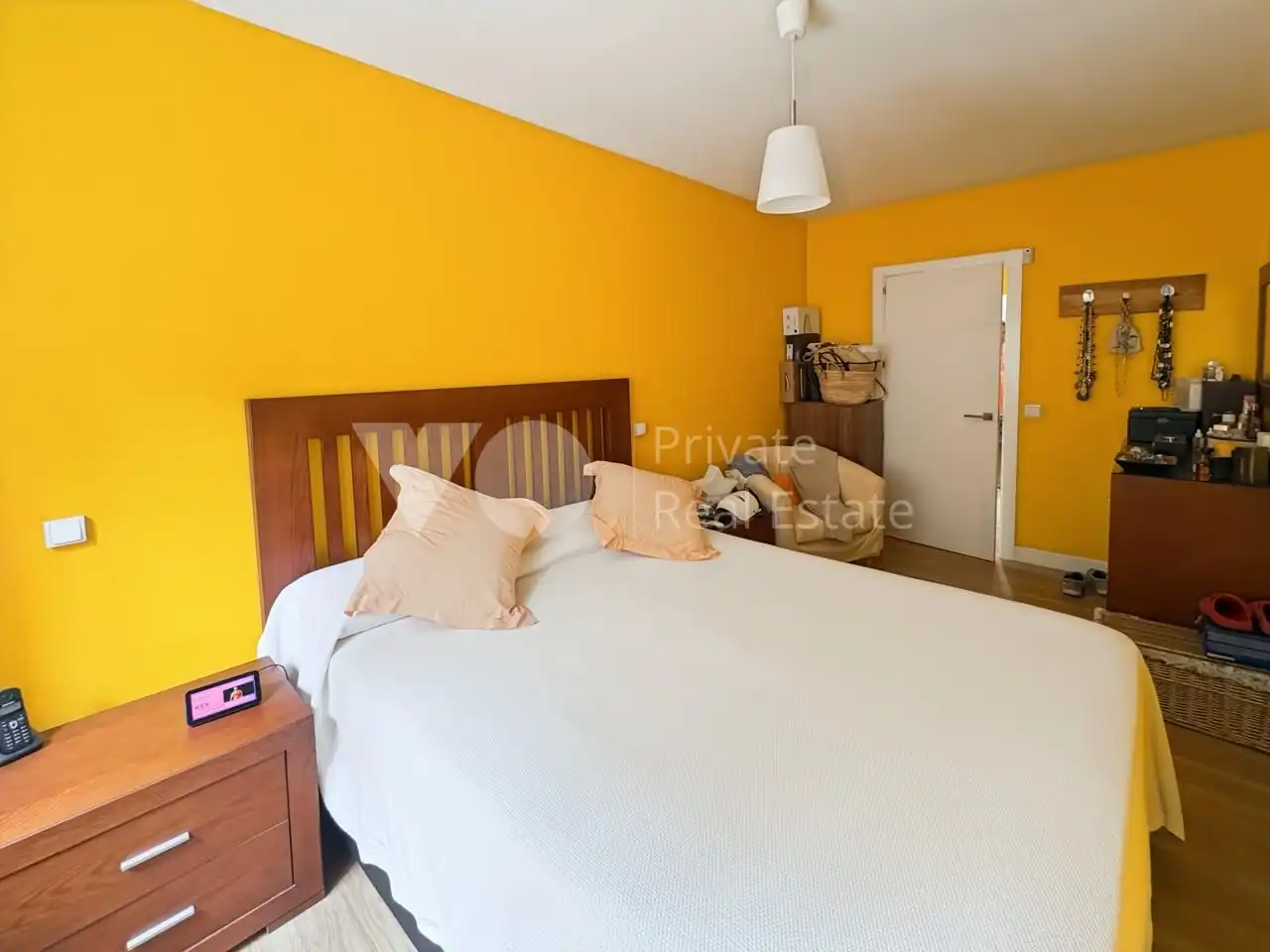 Habitación de Planta baja en venta en Boadilla del Monte con Aire acondicionado, Calefacción y Jardín privado