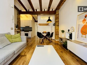 Appartamento con balcone in affitto a Extramurs