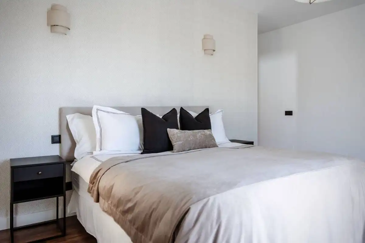 Habitación de Casa o chalet de alquiler en Estepona con Aire acondicionado, Jardín privado y Terraza