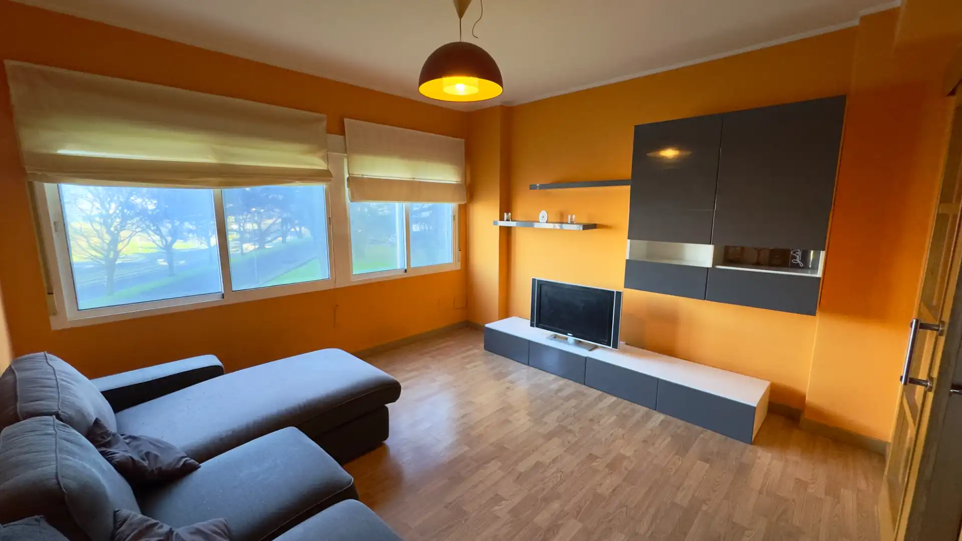 Sala de estar de Piso en venta en Ferrol con Parquet, Amueblado y Horno