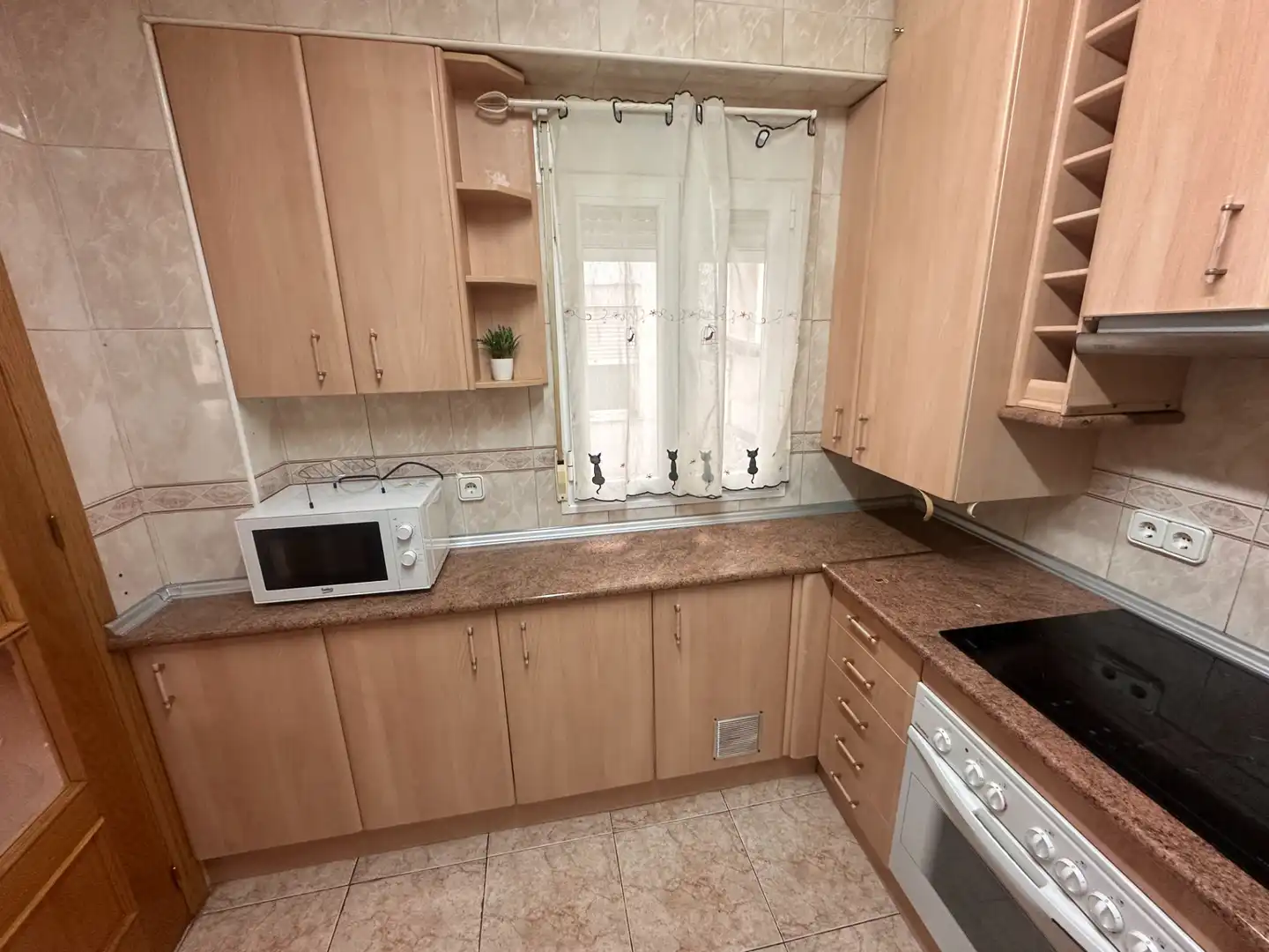 Cocina de Piso de alquiler en Cuenca con Calefacción, Amueblado y Horno