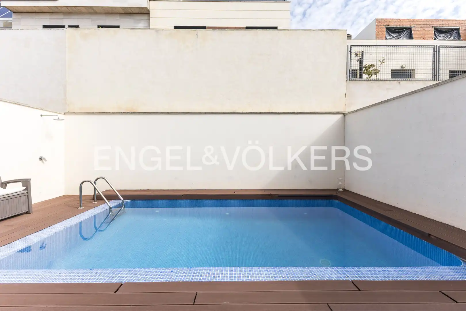 Swimming pool of Detached homes for rent in Madrid  with Air Conditioner, Heating and Private garden