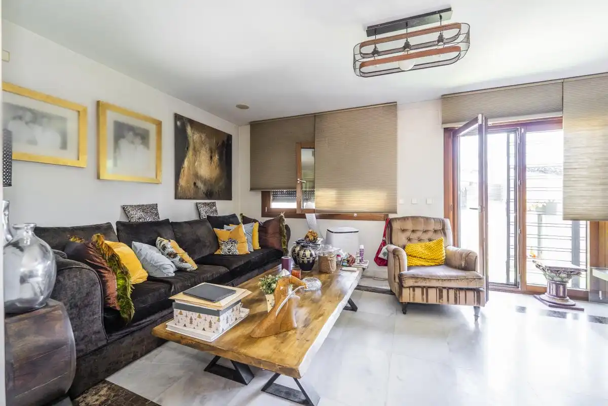 Sala de estar de Casa adosada en venta en Madrid con Aire acondicionado, Calefacción y Jardín privado