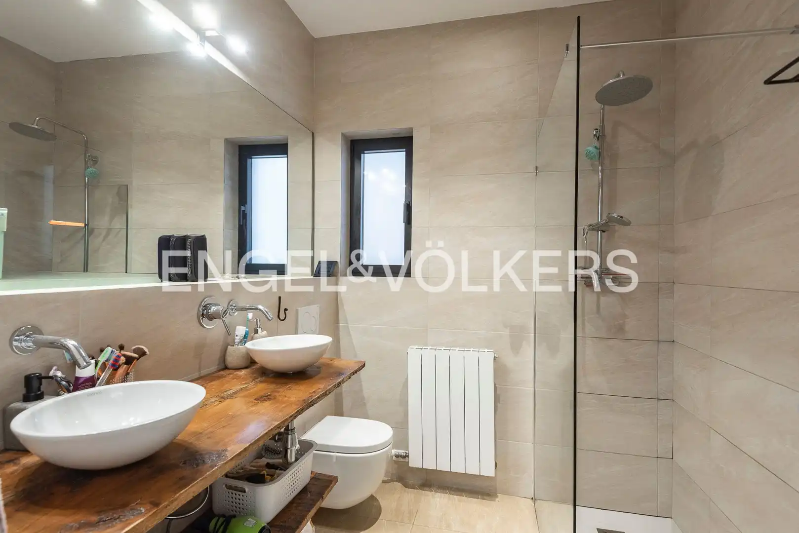 Bathroom of Flat for sale in Barcelona  with Air Conditioner, Heating and Parquet flooring