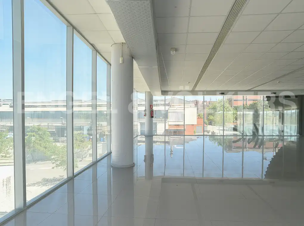 Nave industrial en venta en Sant Just Desvern