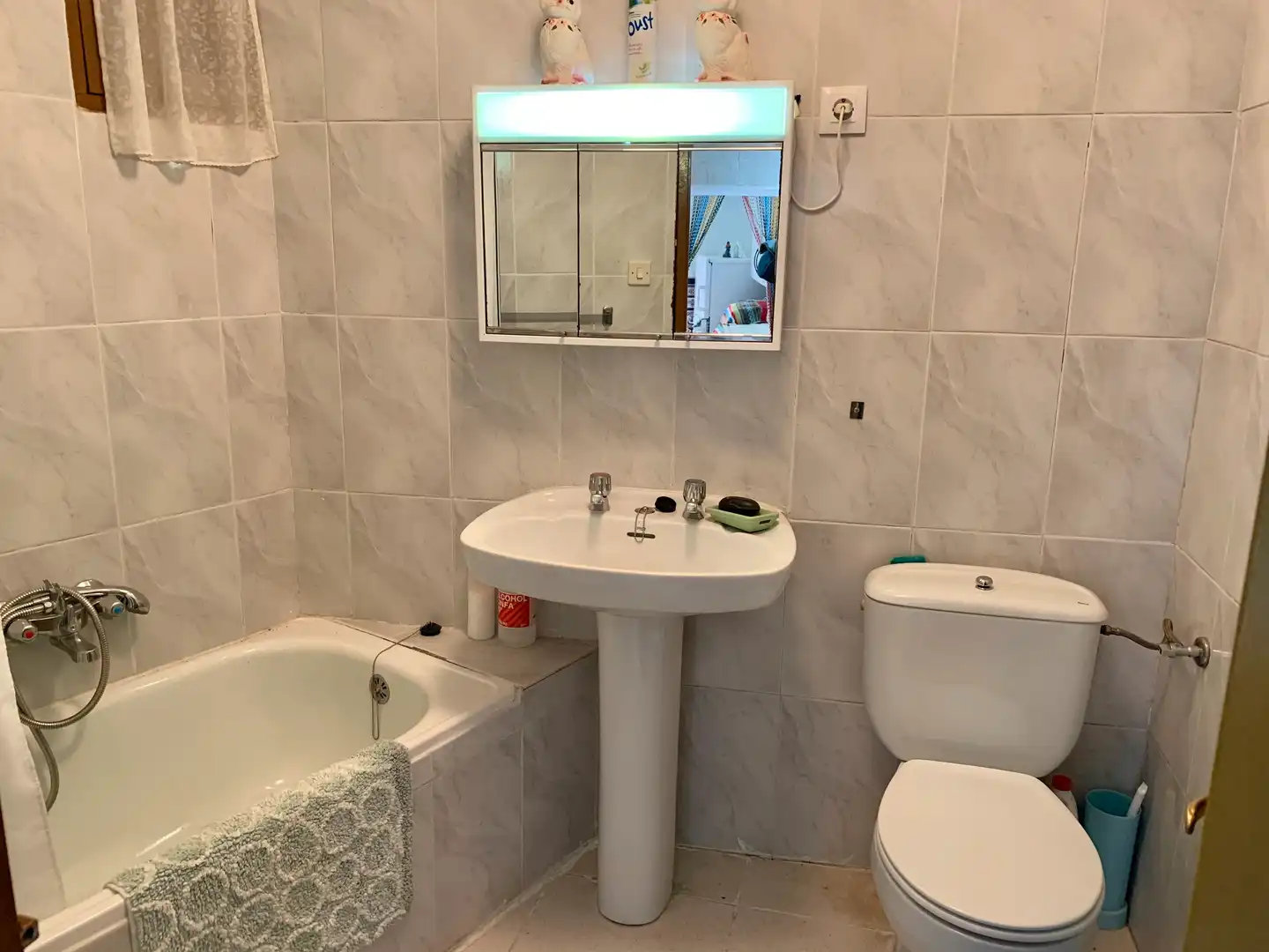 Baño de Casa o chalet en venta en Reina con Lavadora y TV