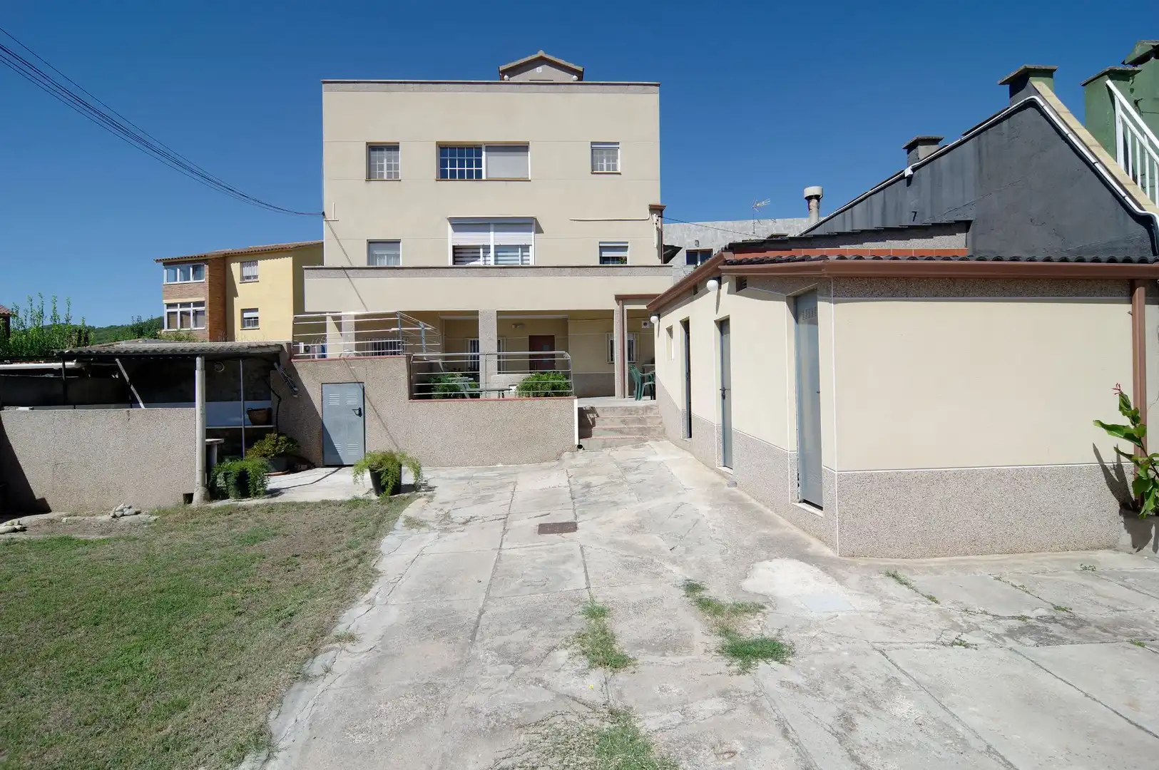 Vista exterior de Casa o xalet en venda en Sant Vicenç Dels Horts amb Aire condicionat, Calefacció i Jardí privat