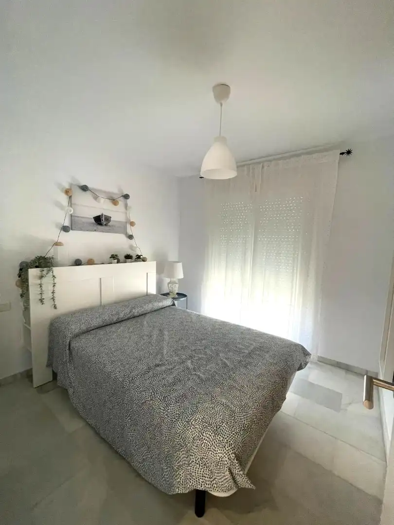 Habitación de Apartamento en venta en Rincón de la Victoria con Aire acondicionado y Amueblado