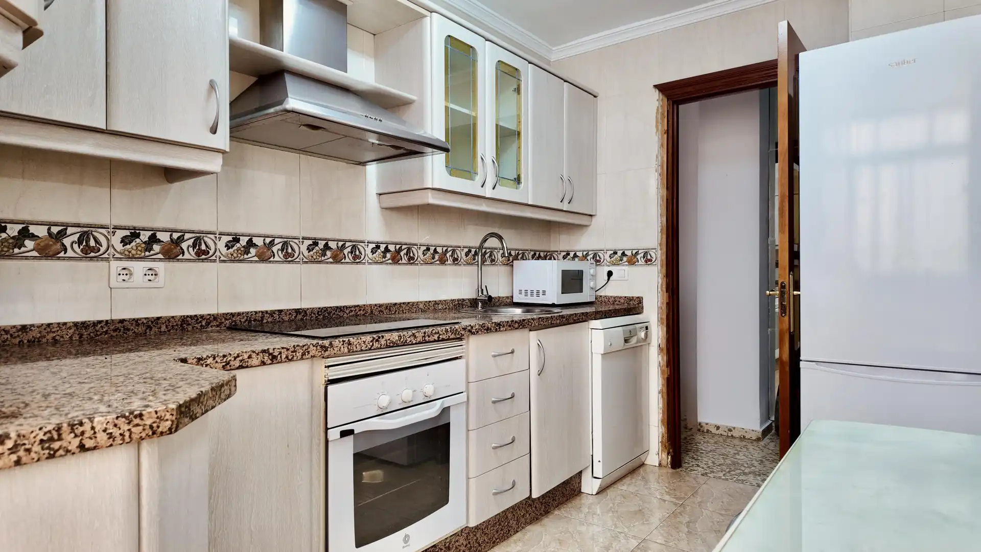 Cocina de Apartamento en venta en Málaga con Aire acondicionado