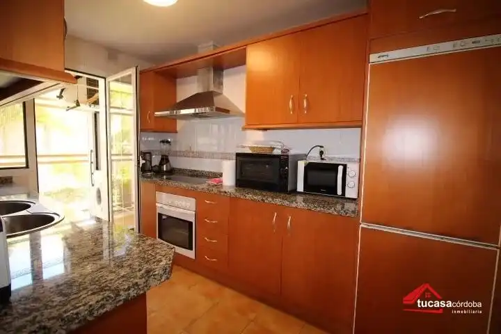 Cocina de Piso en venta en Marbella con Terraza y Piscina comunitaria