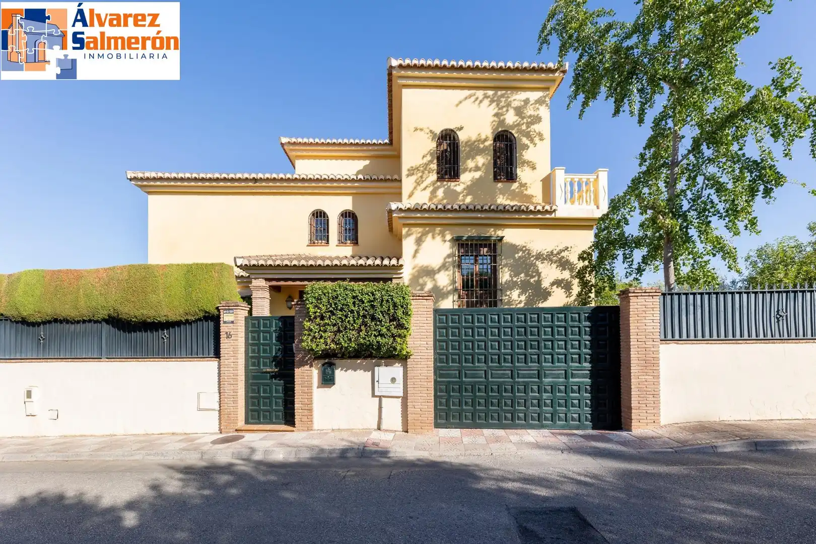 Villa con piscina in vendita a Calle ALMECES