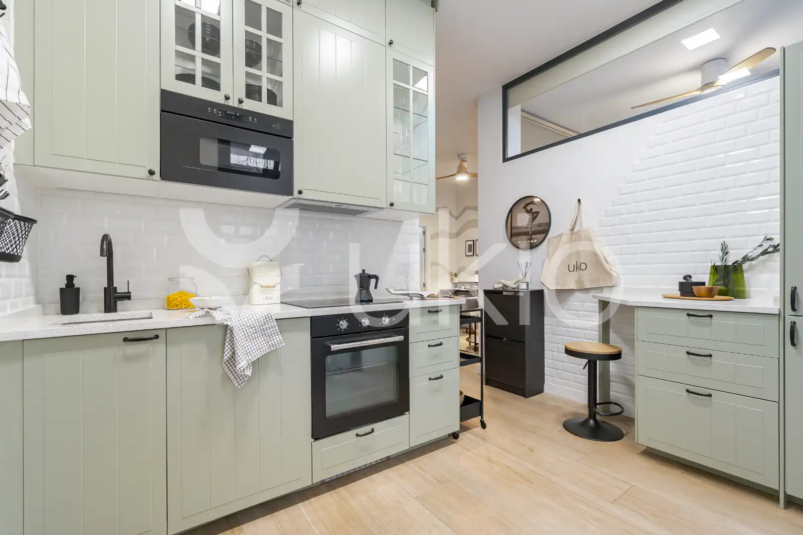 Cuina de Apartament de lloguer en Madrid amb Calefacció, Moblat i Forn