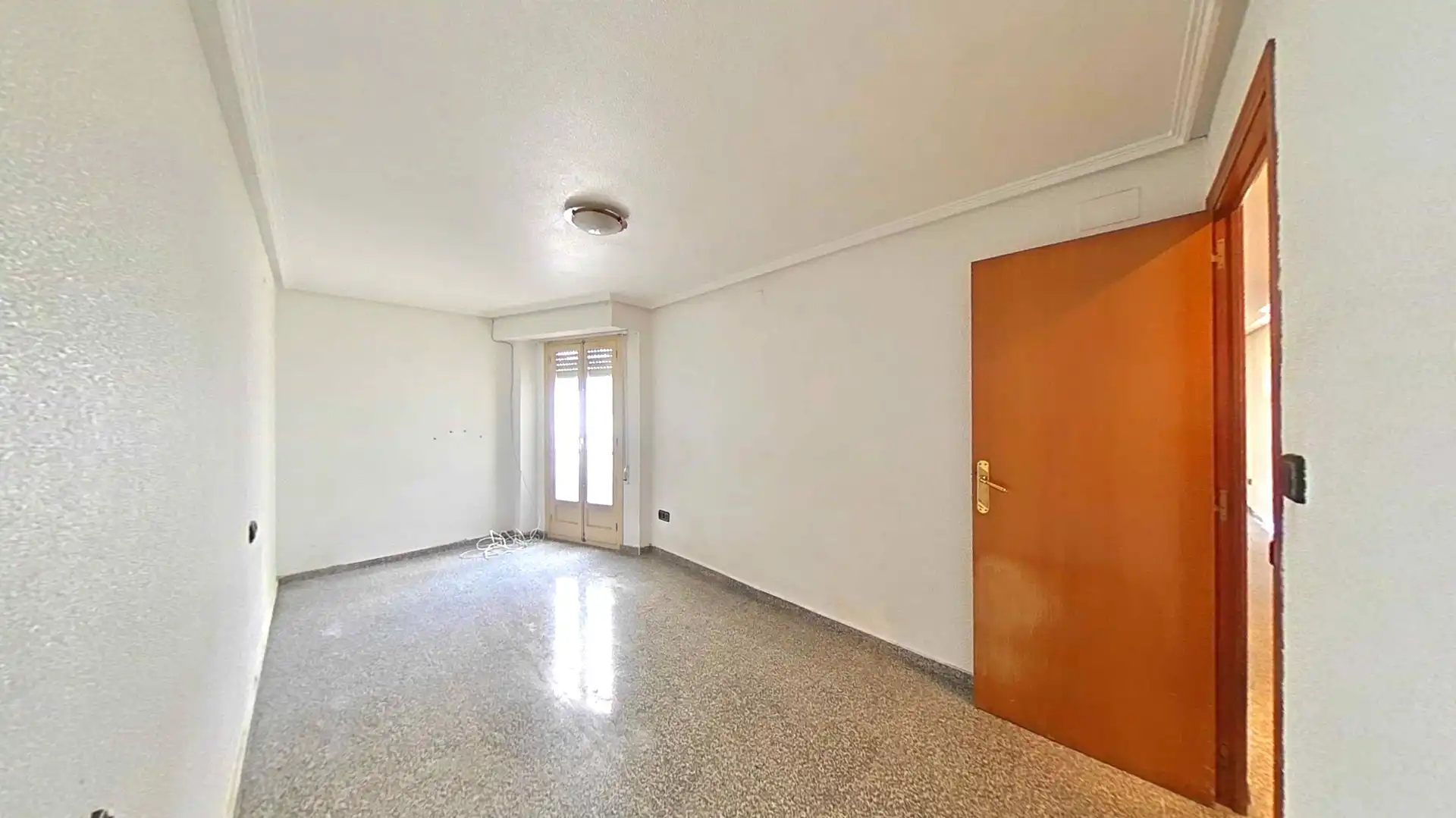 Wohnungen zum Verkauf in Elche / Elx mit Klimaanlage und Balkon