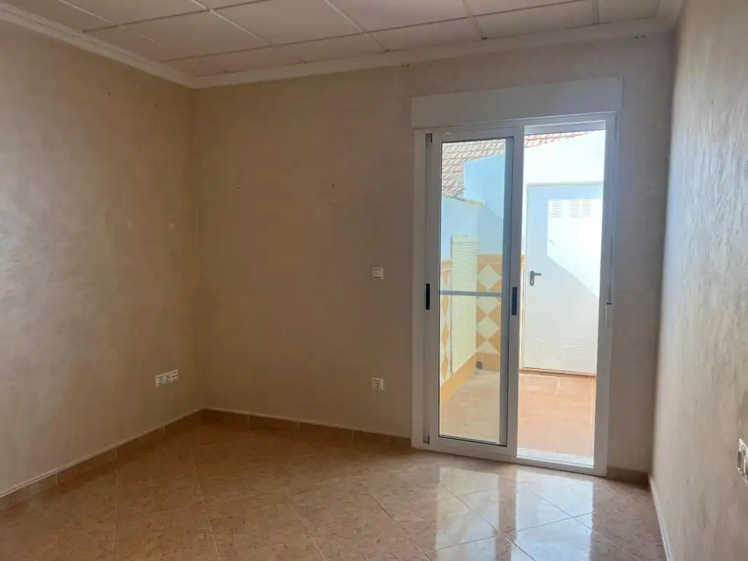 Casa adosada en venda en Algueña amb Aire condicionat, Calefacció i Terrassa