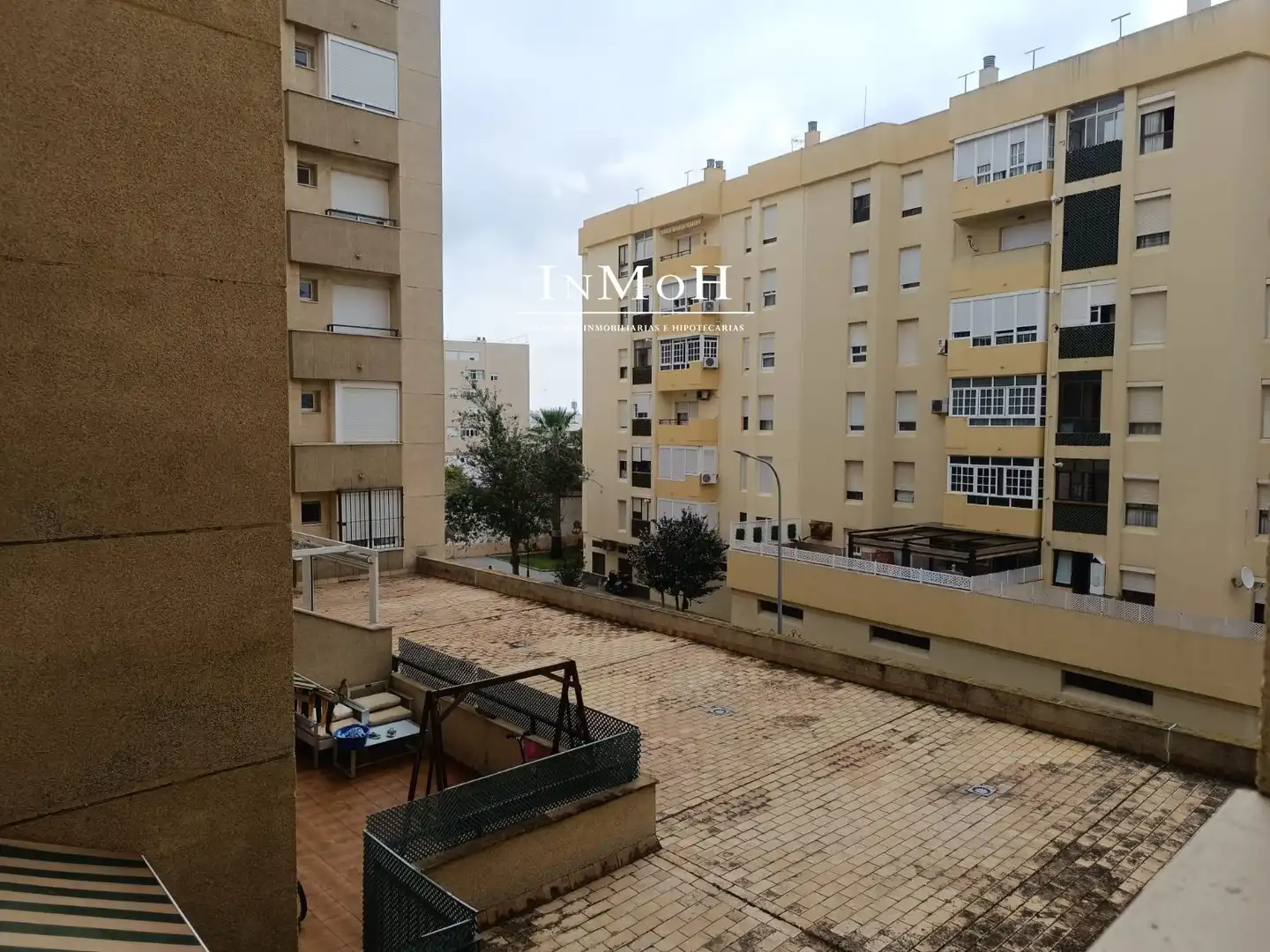 Außenansicht von Wohnung zum Verkauf in San Fernando mit Heizung, Terrasse und Balkon