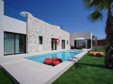 Villa con piscina in vendita a Algorfa