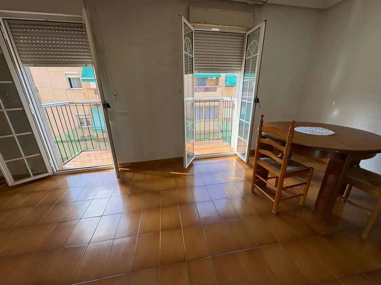 Flat for rent in Calle manuel ruiz magro, Carrús Este