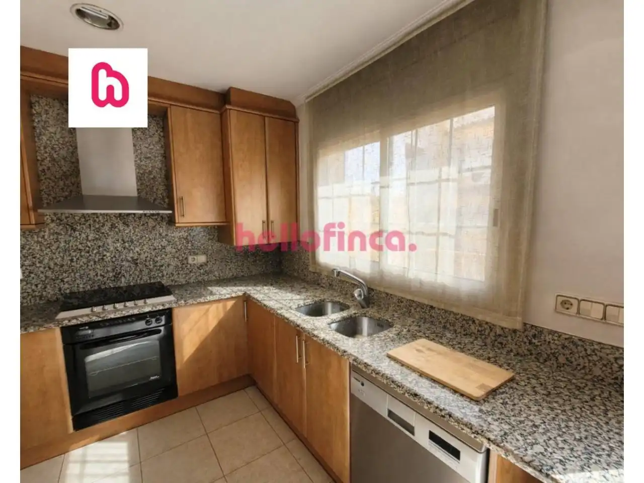 Cuina de Casa adosada en venda en Tordera amb Aire condicionat, Calefacció i Jardí privat