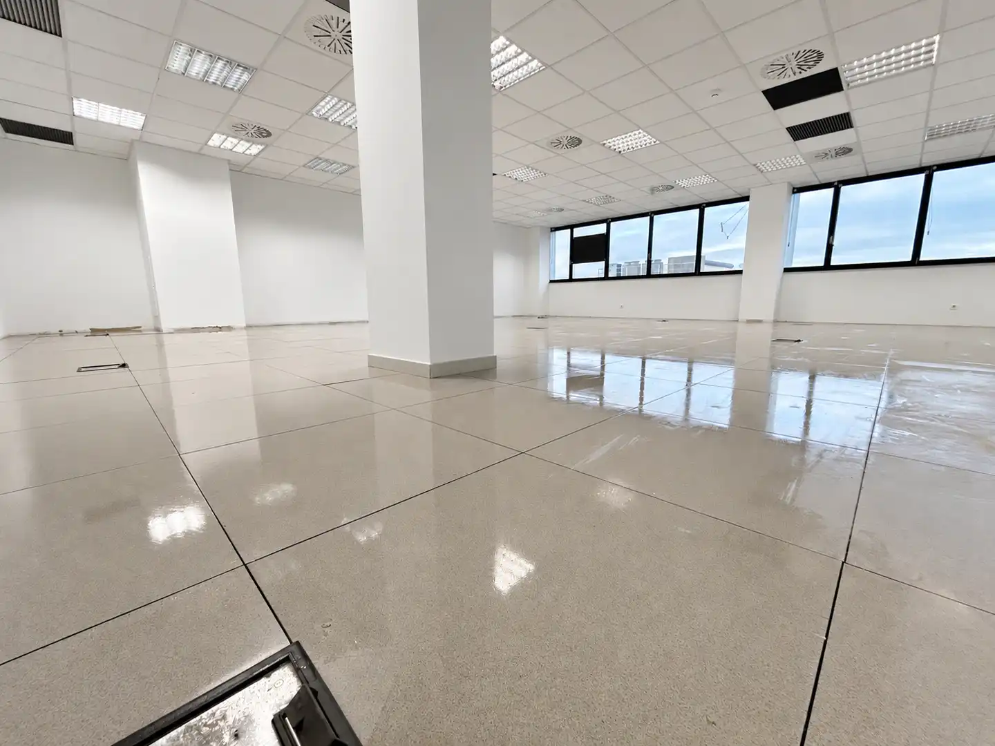 Office space with lift to rent in Polígono Parque Empresarial la Muga 11, imagen 25