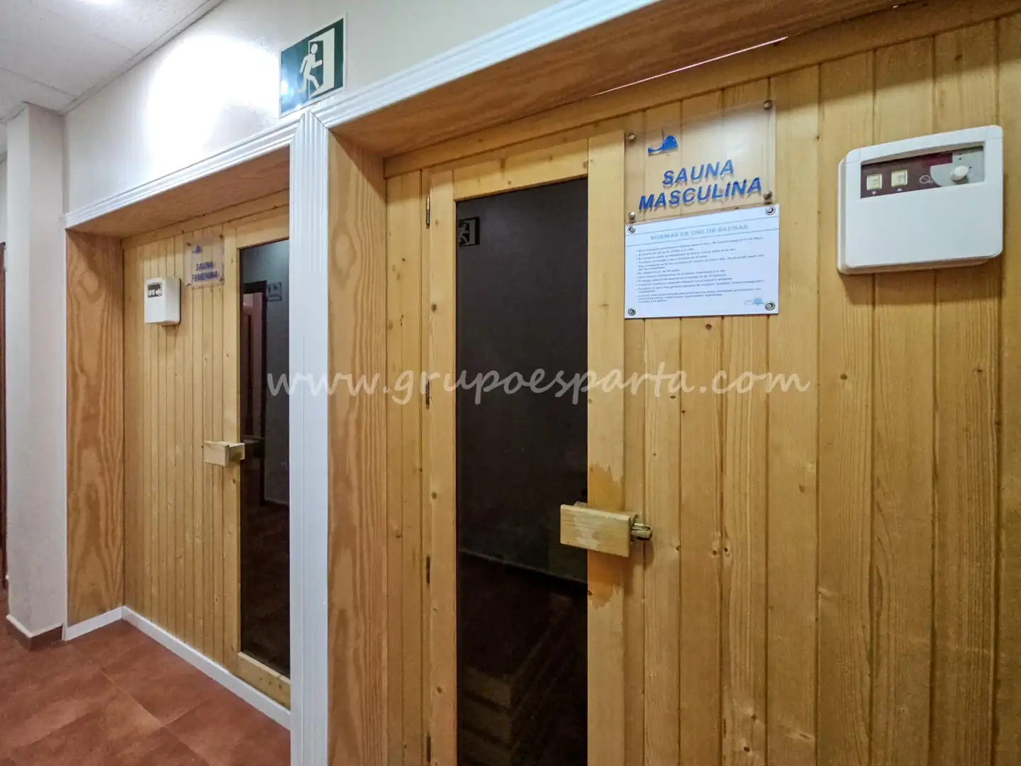 Detached homes for sale in Espartinas  with Air Conditioner, Heating and Oven