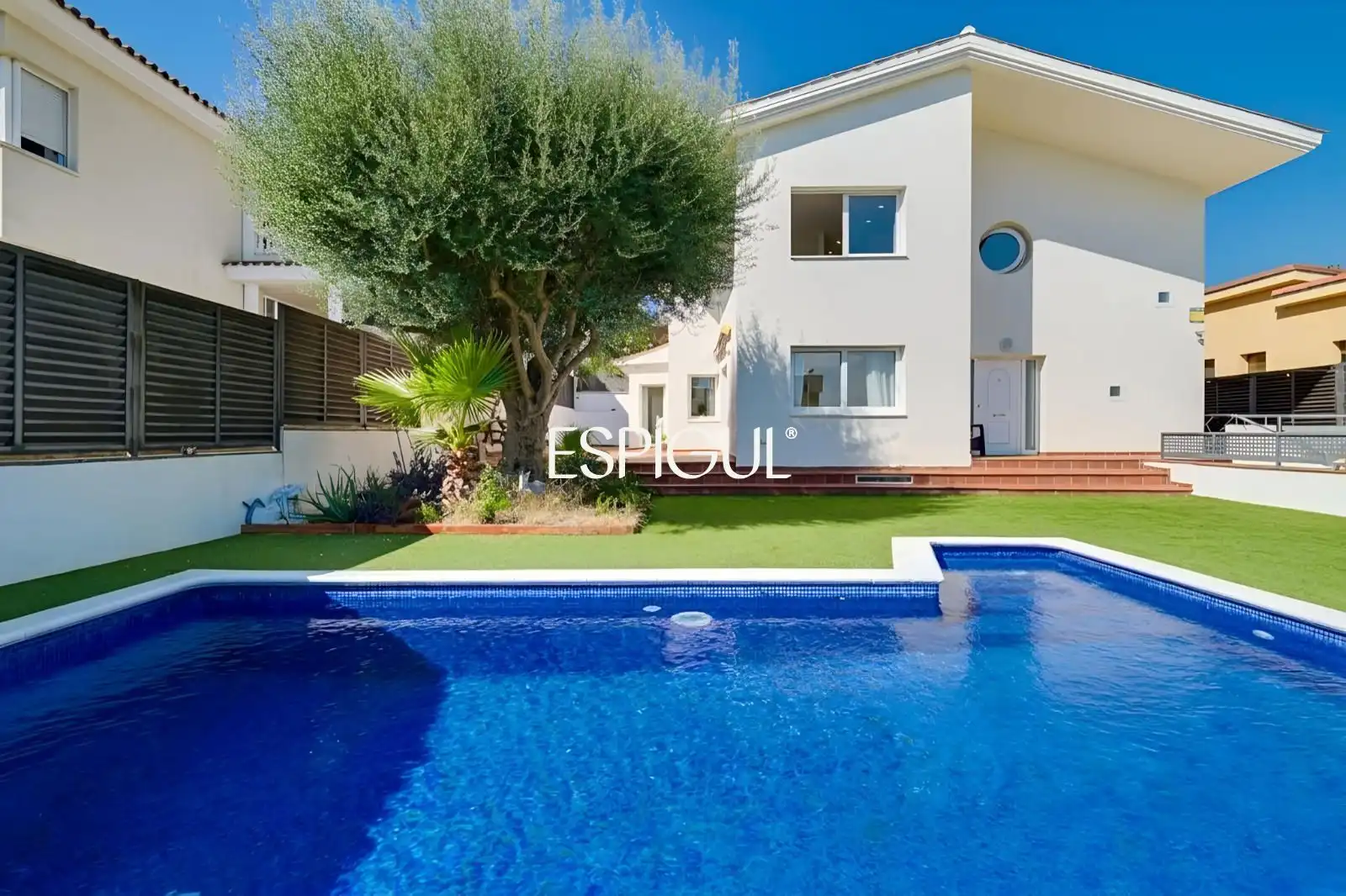 Casa con piscina in vendita a Turó de les Monges