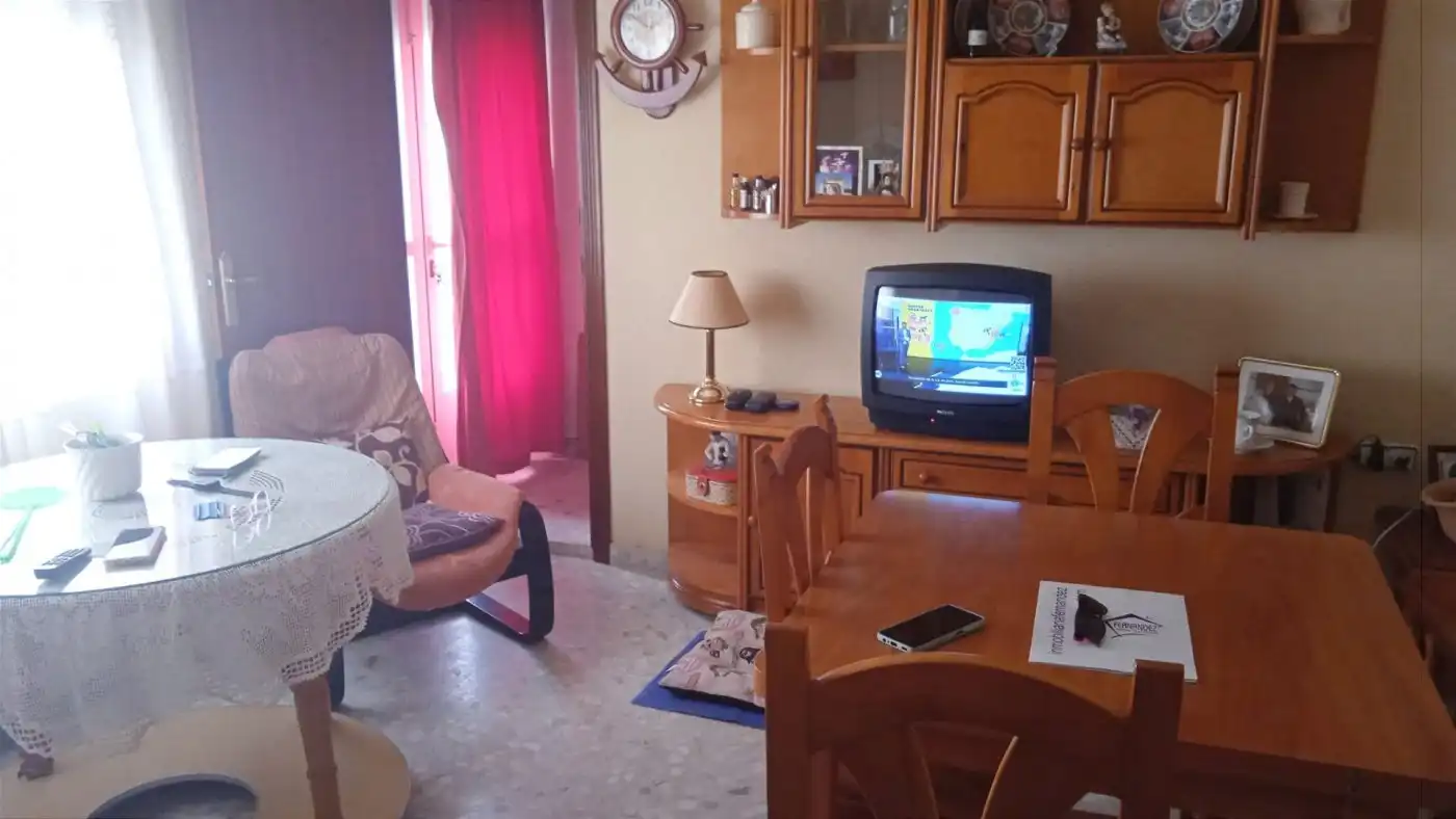 Sala d'estar de Casa o xalet en venda en Torreorgaz amb Calefacció, Traster i Moblat