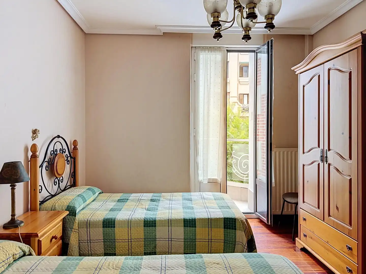 Habitación de Piso en venta en Donostia - San Sebastián  con Calefacción y Balcón