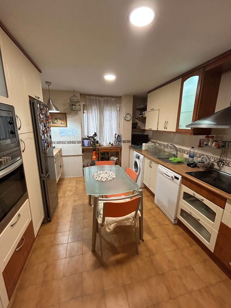 Kitchen of Flat for sale in Aranjuez  with Air Conditioner, Heating and Alarm