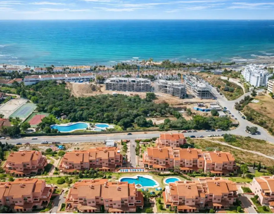 Piso con terraza en venta en El Faro de Calaburra - Chaparral