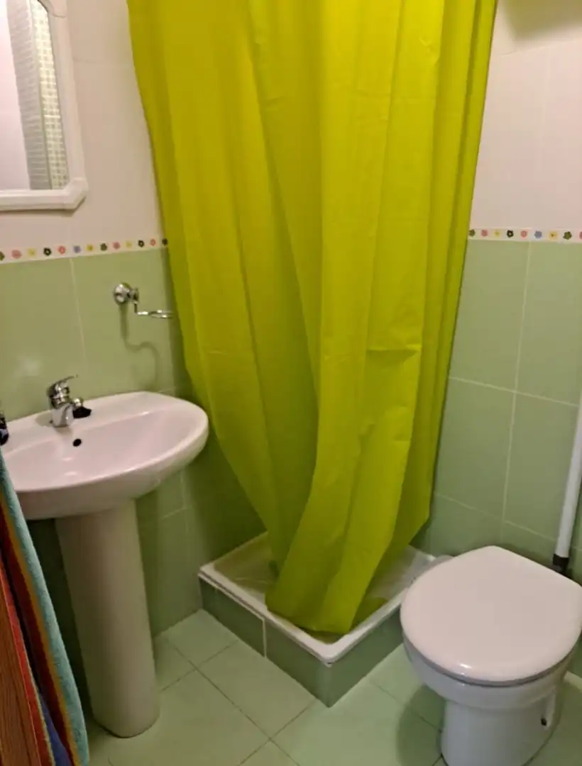 Bathroom of Flat for rent in Granada  with Heating, Furnished and Oven