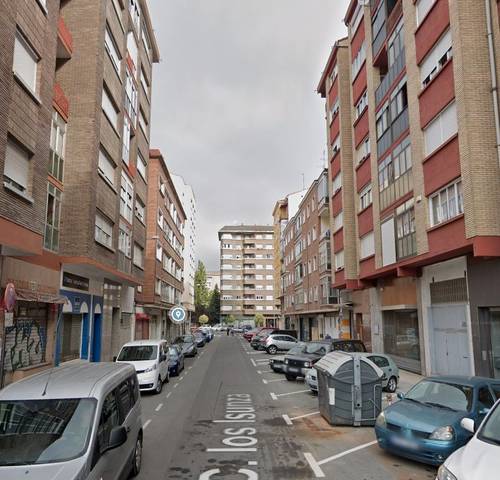 Garaje en Venta en Los Isunza Kalea en El Anglo