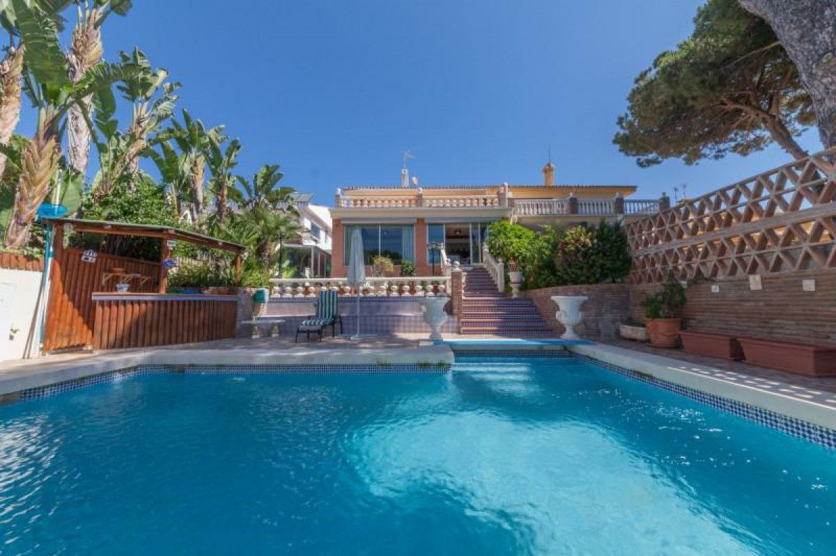 Jardí de Casa o xalet en venda en Marbella amb Aire condicionat, Calefacció i Jardí privat