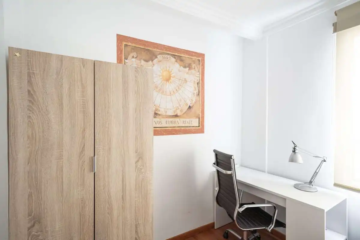 Habitación de Piso de alquiler en Granada con Aire acondicionado, Calefacción y Amueblado