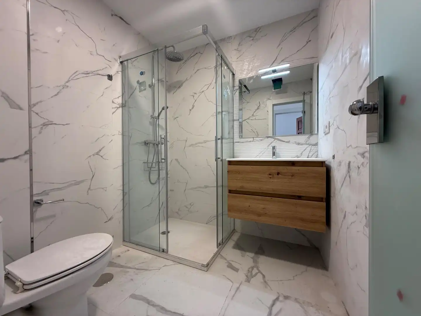 Badezimmer von Wohnung zur Miete in Boiro
