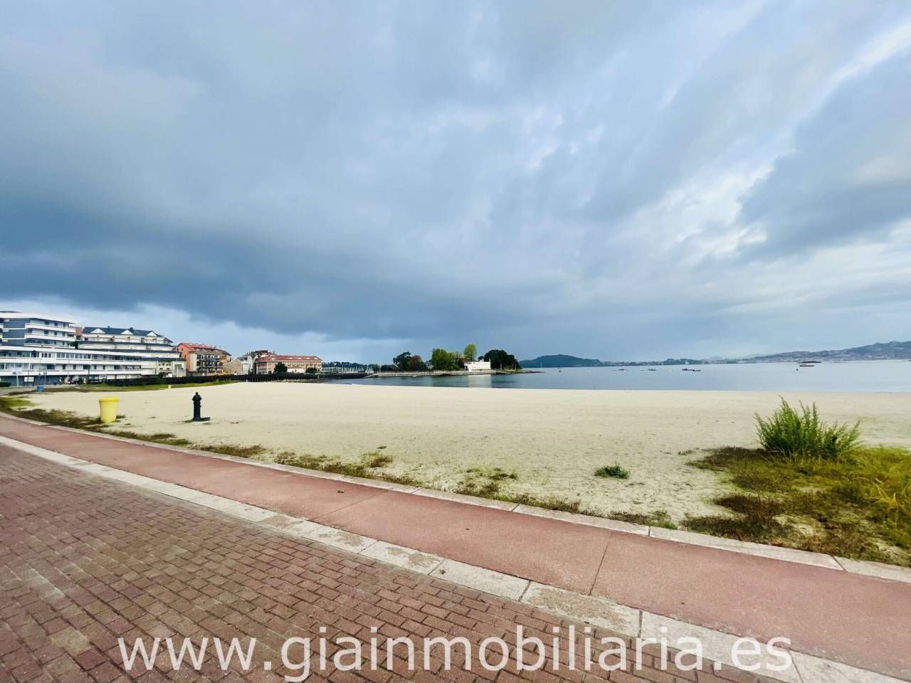 Exterior view of Premises for sale in Baiona